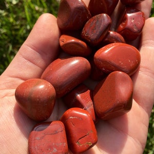 Piedra caída de jaspe rojo - Múltiples tamaños disponibles - Cristal de jaspe rojo caído - Piedra preciosa de jaspe rojo pulido - Cristal de puesta a tierra rojo