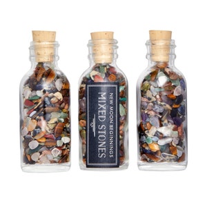 Frasco de cristal com pedras preciosas mistas - Frasco de pedras mistas - Lascas de pedras preciosas roladas - Frasco de pedras preciosas - Mistura de cristais sortidos - Lascas de pedras preciosas mistas