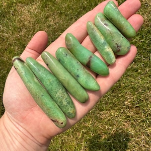 Green Chrysoprase Stick - Tumbled Chrysoprase Crystal - Chrysoprase Tumbled Stone - Chrysoprase Crystal Wand - Light Green Chrysoprase Stick