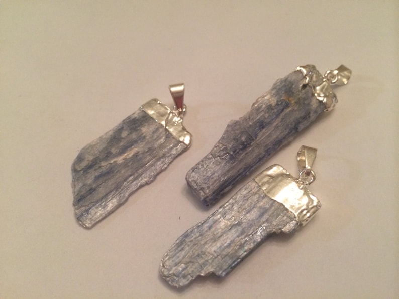 Kyanite Pendant Kyanite Necklace Healing Crystal Protection Pendant Energy Balancing Raw Blue Kyanite Pendant