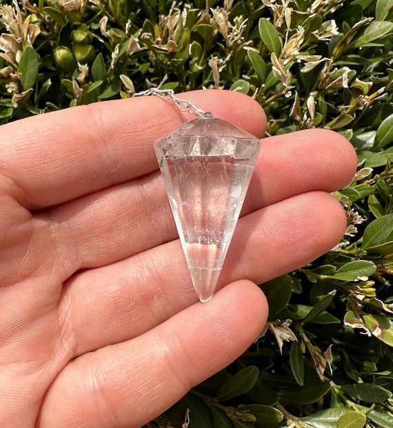 Clear Quartz Pendulum - Clear Quartz Crystal Dowsing Pendulum - Divination Pendulum Crystal for Reiki - Crystal Pendulum
