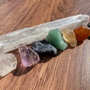 7 Chakra Crystal Set & Selenite Wand - Raw Crystal Chakra Kit - Rough Chakra Gemstone Bundle - Raw Chakra Stones - Chakra Balancing!