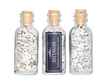 White Howlite Crystal Bottle - White Howlite Stone Bottle - White Howlite Chips - Gemstone Bottle - White Howlite Gemstone - Tumbled Chips