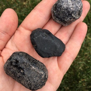 Apache Tears - Volcanic Black Obsidian - Rough Apache Tears - Raw Apache Tears - Crystals & Stones - Raw Obsidian - Rough Obsidian
