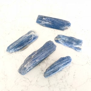 Blue Kyanite 1 7 Raw Blue Kyanite Stone Blue Kyanite Crystal Large Blue Kyanite Rough Blue Kyanite Blade Raw Kyanite Blade image 3