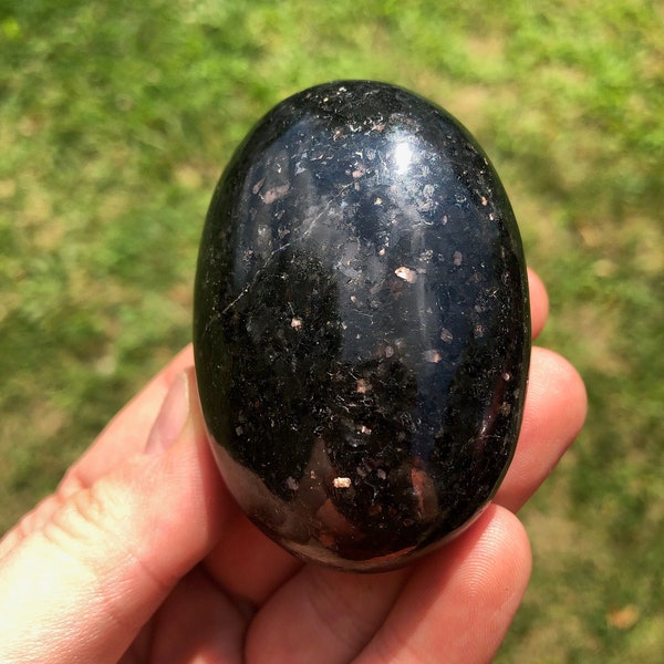 Coppernite Palm Stone - Indian Nuummite Stone - Polished Coppernite Oval Palm Stone Crystal - Tumbled Coppernite Gemstone - Nuummite Stone