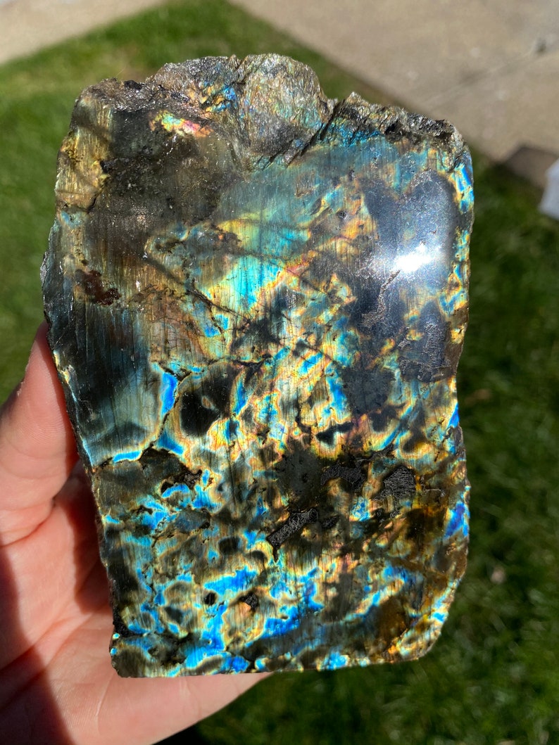 - One side Polished Extra Quality Labradorite Spectrolite Stone Standing Spectrolite Crystal Healing Crystals /& Stones 230g- 700g