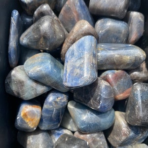 Blue Sapphire Tumbled Stone - Grade A - Multiple Sizes Available - Tumbled Sapphire Crystal - Polished Sapphire Gemstone - Natural Sapphire