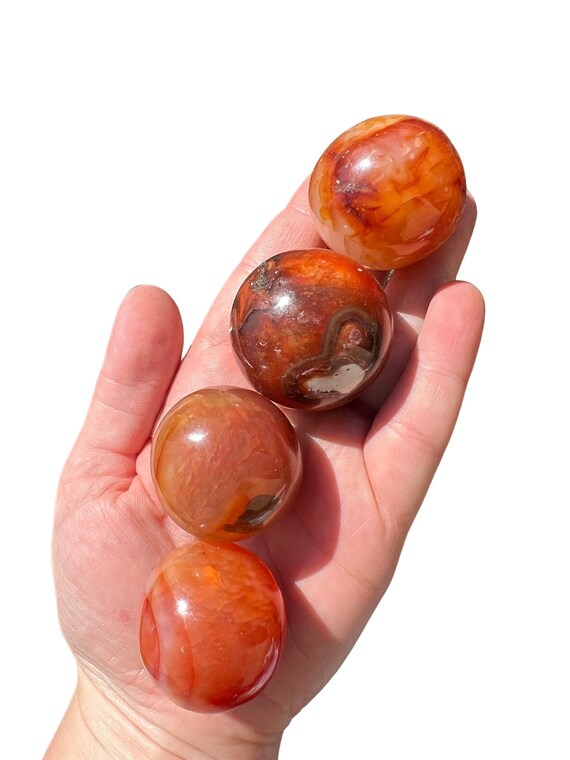 カーネリアン スフィア (1インチ - 3インチ) - カーネリアン ストーン
