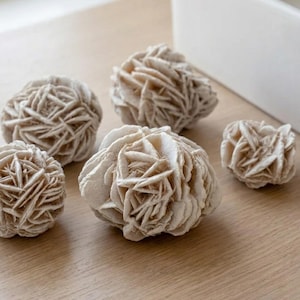 Selenite Rosa del Deserto Grezza - Grappolo di Selenite Rosa - Cristallo di Selenite Naturale - Cristalli e Pietre - Grappolo di Rosa del Deserto in Gesso Grezzo