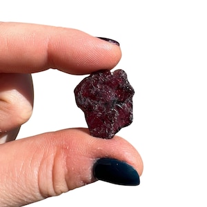 Raw Garnet Stone (0.5&quot; - 2&quot;) Rough Rhodolite Garnet Stone - Rough Garnet Crystal - Red Garnet Gemstone - Genuine Garnet Crystal Raw