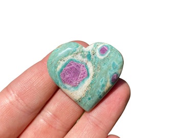 Serce z kamienia Ruby Fuchsite - polerowane serce z kamienia Ruby Fuchsite - szlifowane serce z kryształu Ruby Fuchsite - rzeźbione serce z kamienia Ruby Fuchsite