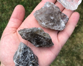Cristal de cuarzo ahumado en bruto (0,5"-3") - Cuarzo ahumado en bruto - Trozo de cuarzo ahumado natural - Cristal de conexión a tierra - Cuarzo ahumado genuino en bruto