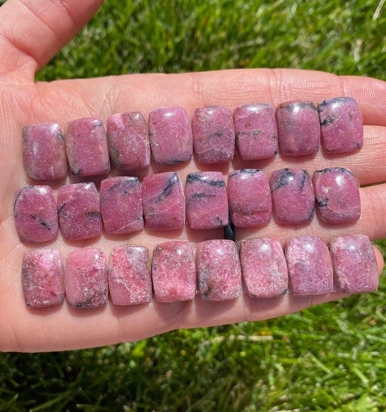 Cabujón de rodonita rectangular (1,49-1,88 cm) - Cabujón de rodonita pulida - Cabujón de cristal de rodonita pulida - Piedra rosa imagen 1