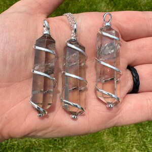 Pingente de Quartzo Fumê - Colar de Cristal com Cravação Espiral Prateada - Ponta de Cristal de Quartzo Fumê Polida - Colar de Quartzo Fumê imagem 5