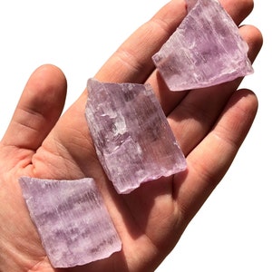 Cristal de kunzita rosa en bruto - Calidad extra - Kunzita rosa en bruto - Cristales rosas en bruto - Kunzita rosa en bruto - Piedras preciosas en bruto - Piedra de kunzita rosa imagen 4