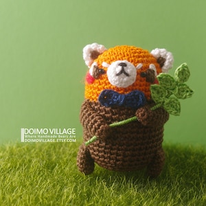 Amigurumi Little Red Panda with Leaves *made2order*