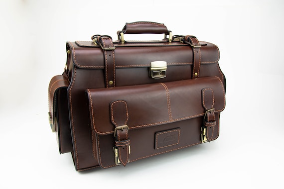 travel holdall with wheels
