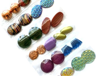 30 Vintage cabochons, fifteen matched pairs for earrings, lightweight resin, size under 25mm