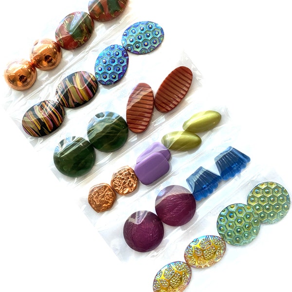30 Vintage cabochons, fifteen matched pairs for earrings, lightweight resin, size under 25mm