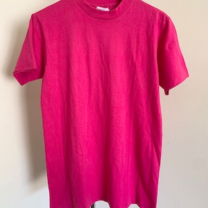 Vintage 80’s Hanes fifty-fifty plain blank pink 50/50 t-shirt  | Small (tag size) Small (fit) | Made in USA | DEADSTOCK