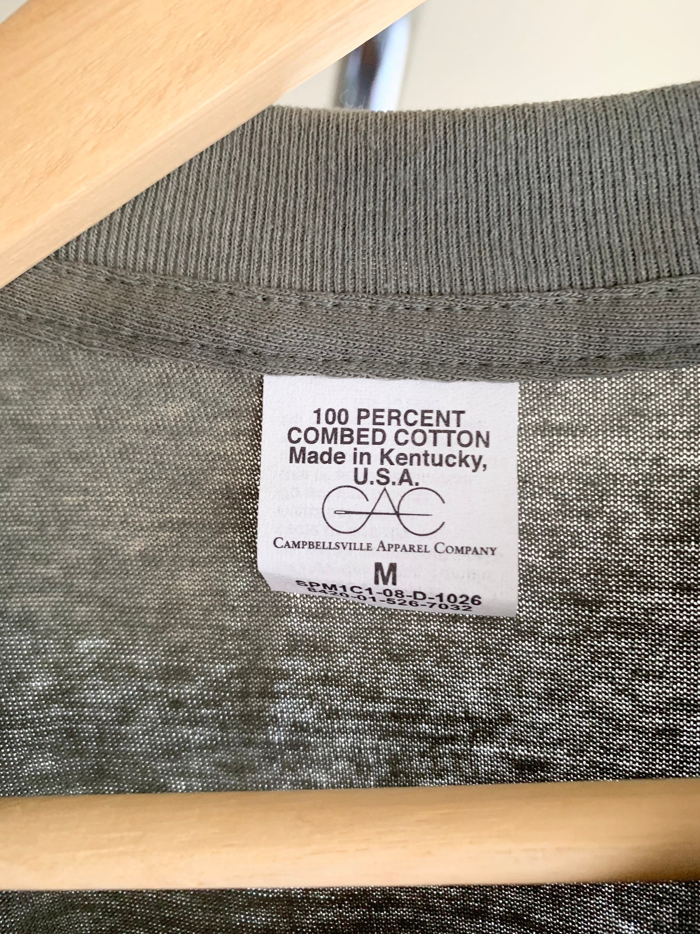 Vintage Campbellsville Military Plain Blank Olive Green 100% Combed Cotton  T-shirt Medium tag Size Medium fit Made in USA DSTOCK -  Canada