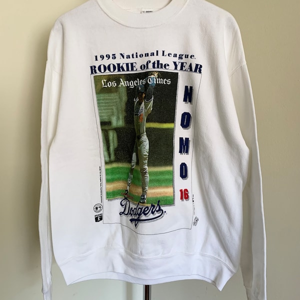 Vintage 90er Jahre 1995 Hideo Nomo “Rookie of the Year” Los Angeles Dodgers Crewneck Sweatshirt von Front Pages | Hergestellt in den USA | Deadstock