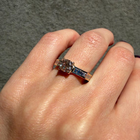 GIA certified Light brown cushion brilliant diamond ring - 14K Yellow Gold - baguette diamonds