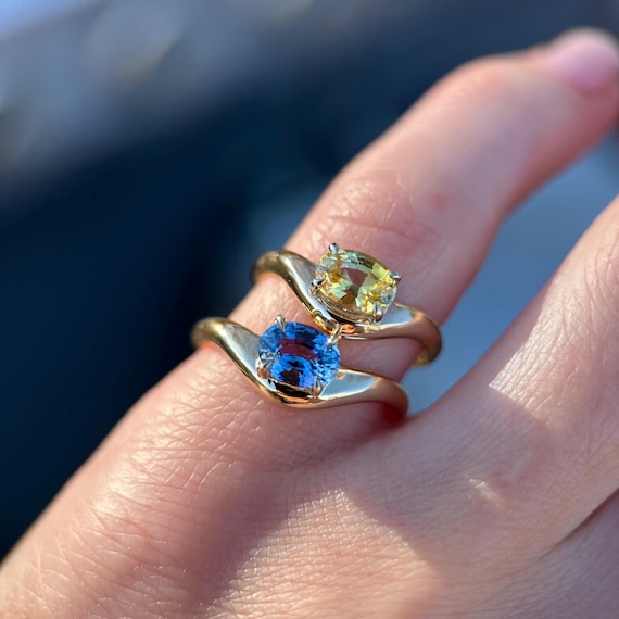 14K Yellow gold Caia ring with Blue Sapphire SZ 7