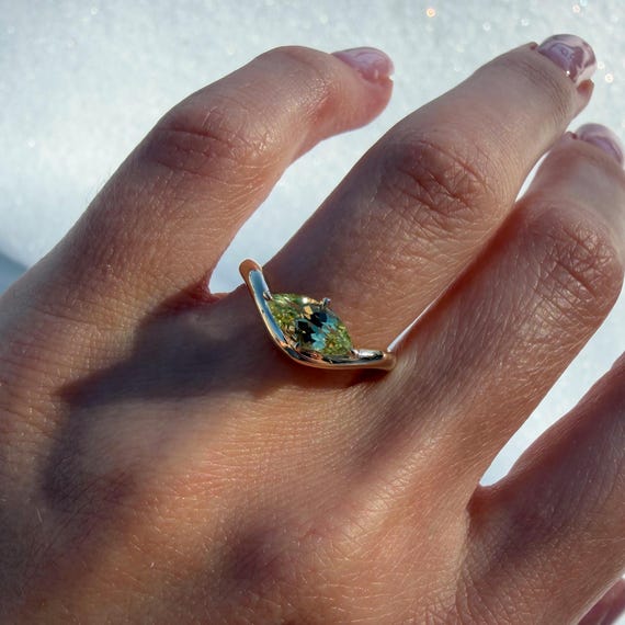 14K Yellow gold ring with Chrysoberyl marquise SZ 6
