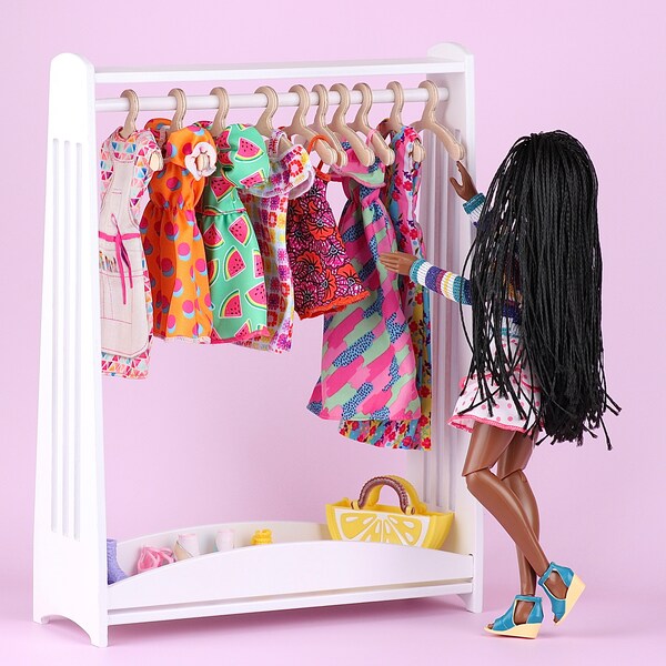 Cabideiro para roupas de boneca em escala 1/6 com cabides, móvel para casa de bonecas