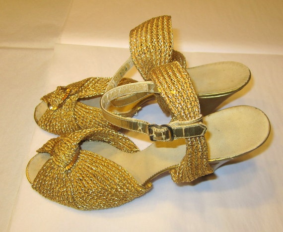 Magnificent Pair of Art Deco Strappy Gold Crochet… - image 3
