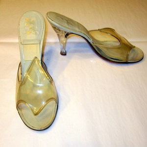 1950er Jahre Vintage klar geschnitzt Lucite Springolatoren aus der Bottery, 41 West 34th Street, NYC, NY