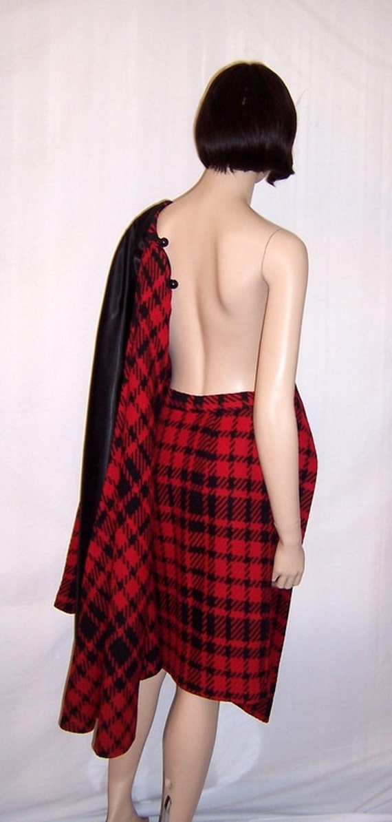 1960's Red and Black Plaid Cape and Skirt Ensemble - image 5