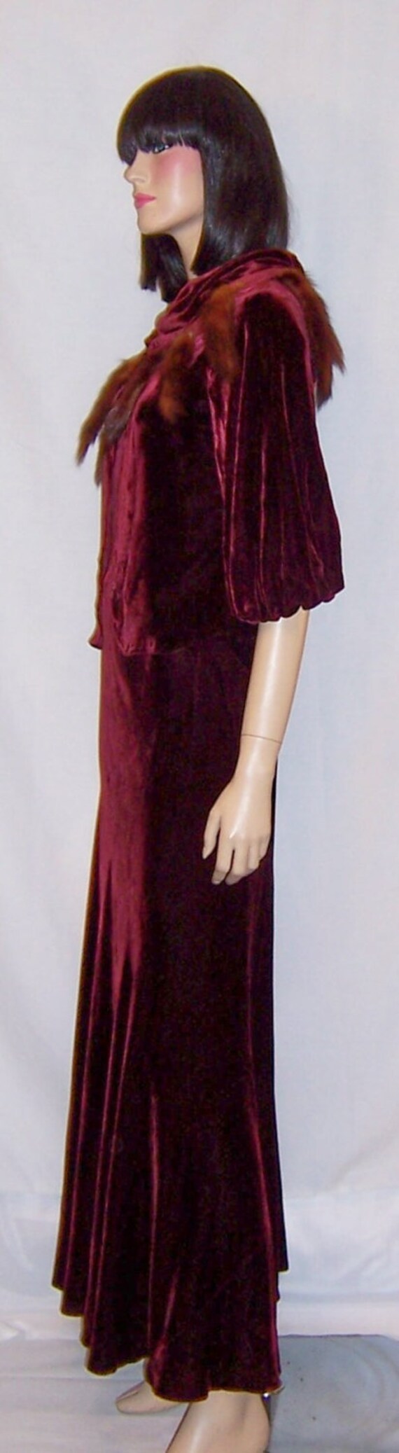 1930's Deep Burgundy Silk Velvet Gown with Matchi… - image 2