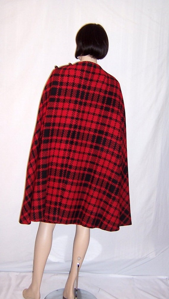 1960's Red and Black Plaid Cape and Skirt Ensemble - image 4