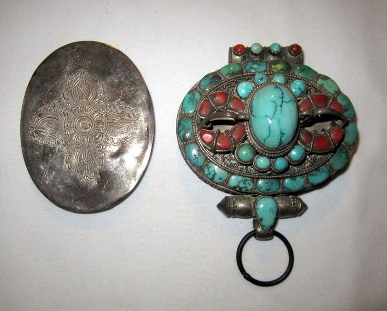 Pendentif Gau antique, bijoux de boîte de prière tibétain Ghau, argent avec pierres turquoise et corail - France