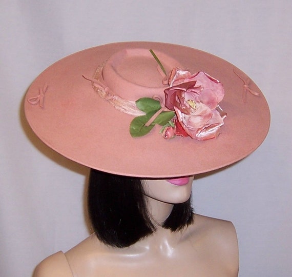 Depression Era-Pink Wool Felt Platter Hat with Ros