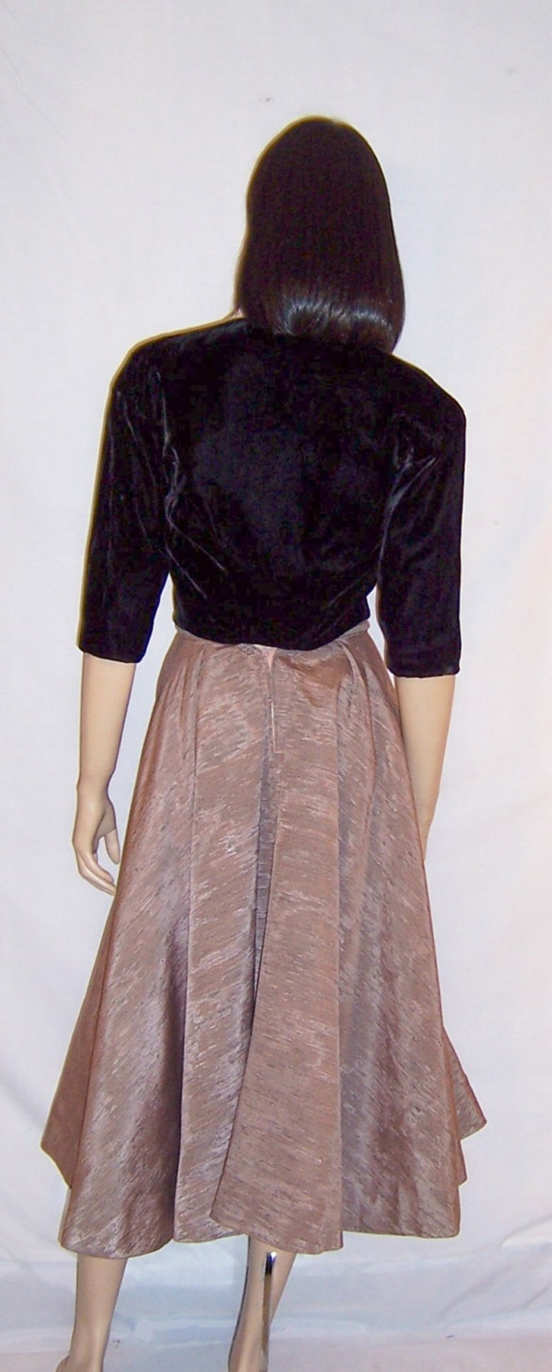 1950's Elegant Muted Pink and Black Velvet Gown with Bolero Jacket image 3