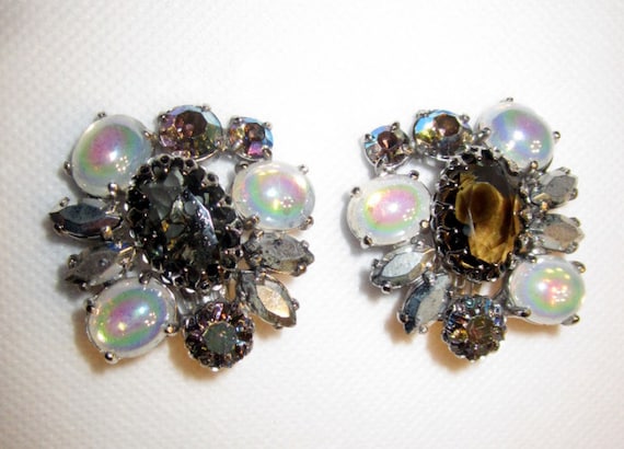 SCHIAPARELLI Faux Moonstone and Rhinestone Earrin… - image 2