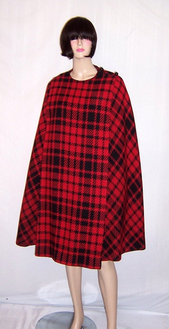 1960's Red and Black Plaid Cape and Skirt Ensemble - image 2