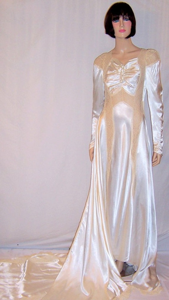 1940's Exquisitely Designed White Charmeuse Weddin