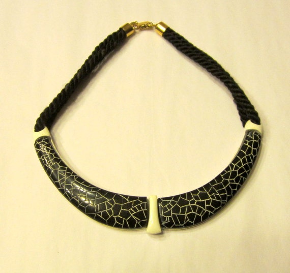 Trifari Choker with White Enamel and Crackled Res… - image 1