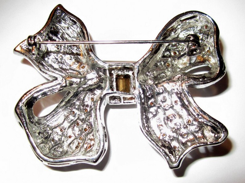 Art Deco Bow Brooch with Sapphire-Colored Center Stone image 2