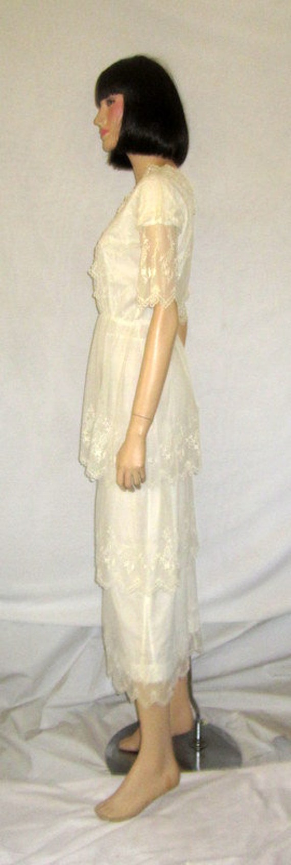 White Edwardian (1901-1919) Tea Gown of Fine Embr… - image 5