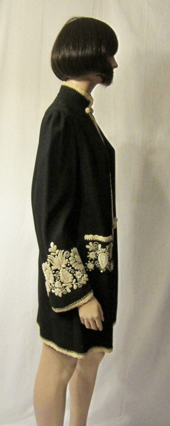 Edwardian Black and White Hand-Embroidered Jacket - image 2