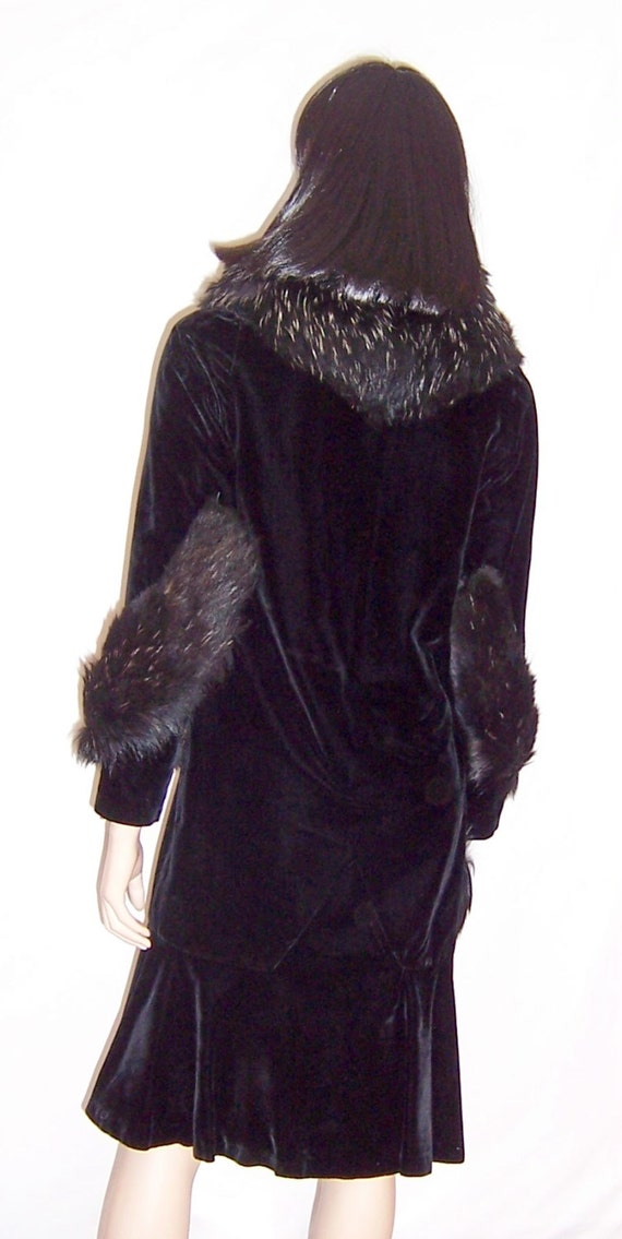 Fabulous 1920's Black Silk Velvet Coat with Black… - image 3