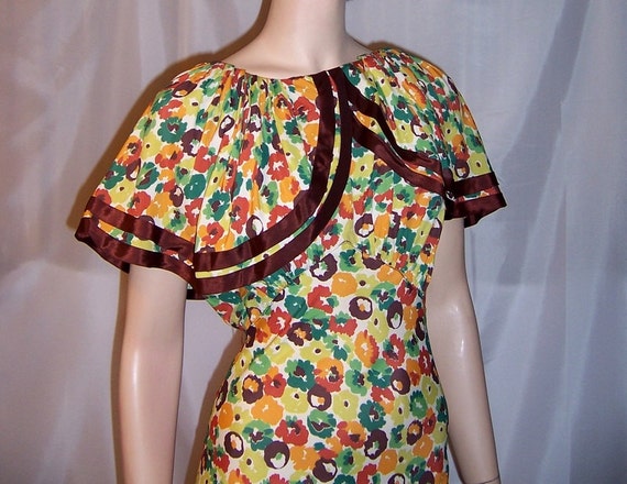 1930's Glamorous Evening Gown with Capelet Collar