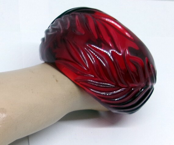 Impressive and Large Deep Raspberry Carved Lucite… - image 6
