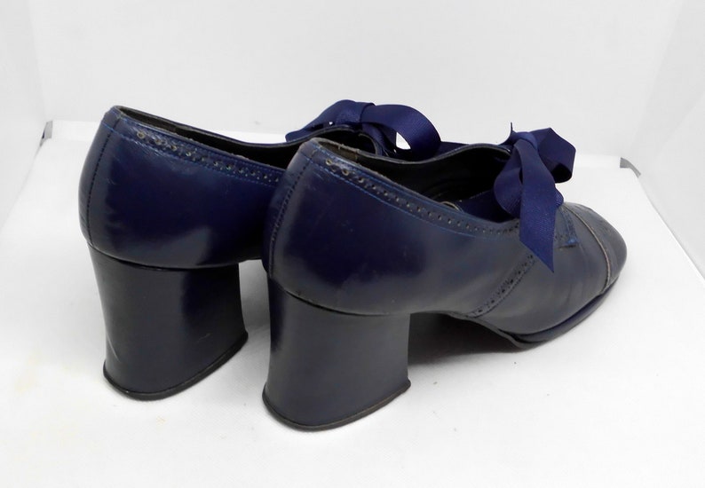 1968-1970 Vintage Navy Leather Oxford/Brogue Style Shoes by Cantatas image 8